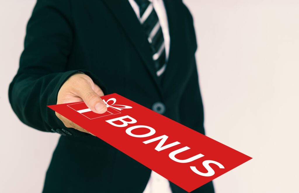 Is a retenion bonus the same as severance pay?